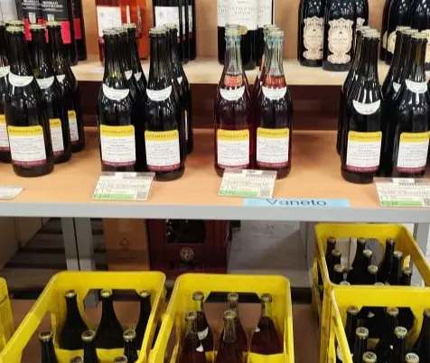 Le bottiglie di cantine cerresi